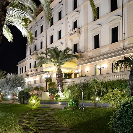 Grand Vittoria Hotel 4*